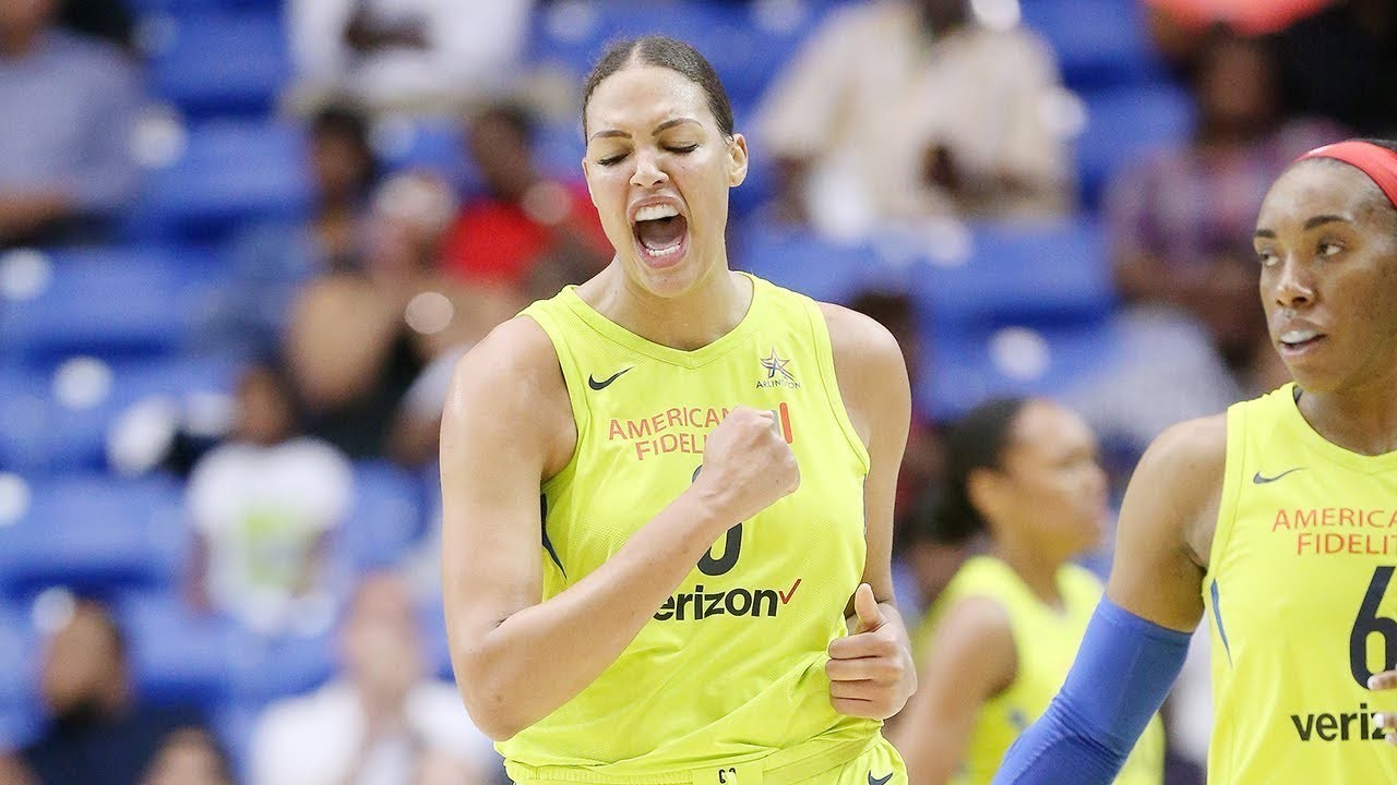 #2 Liz Cambage